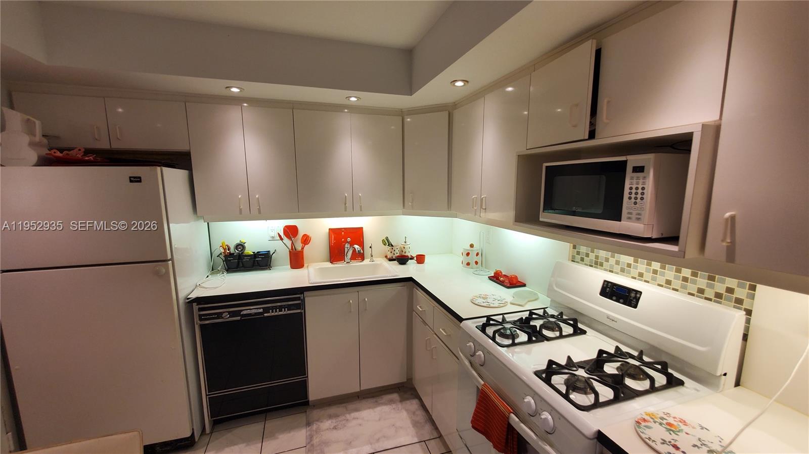 Photo of 2030 Ocean Dr  #401, Hallandale Beach, Florida, 33009 - 