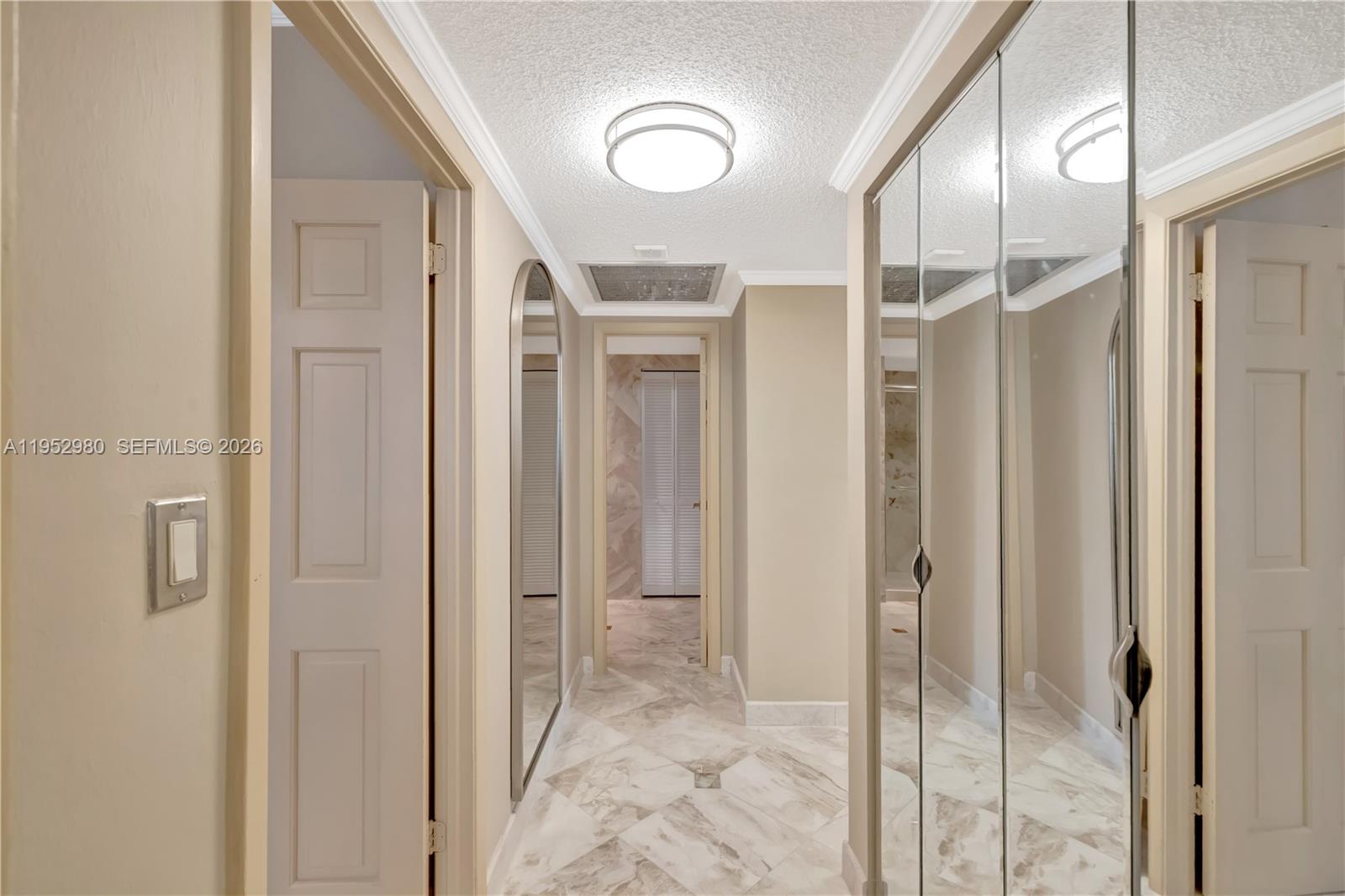 See details 4S 2 / 2 1275 sq. ft. $ 2026-01-26 0 Photo