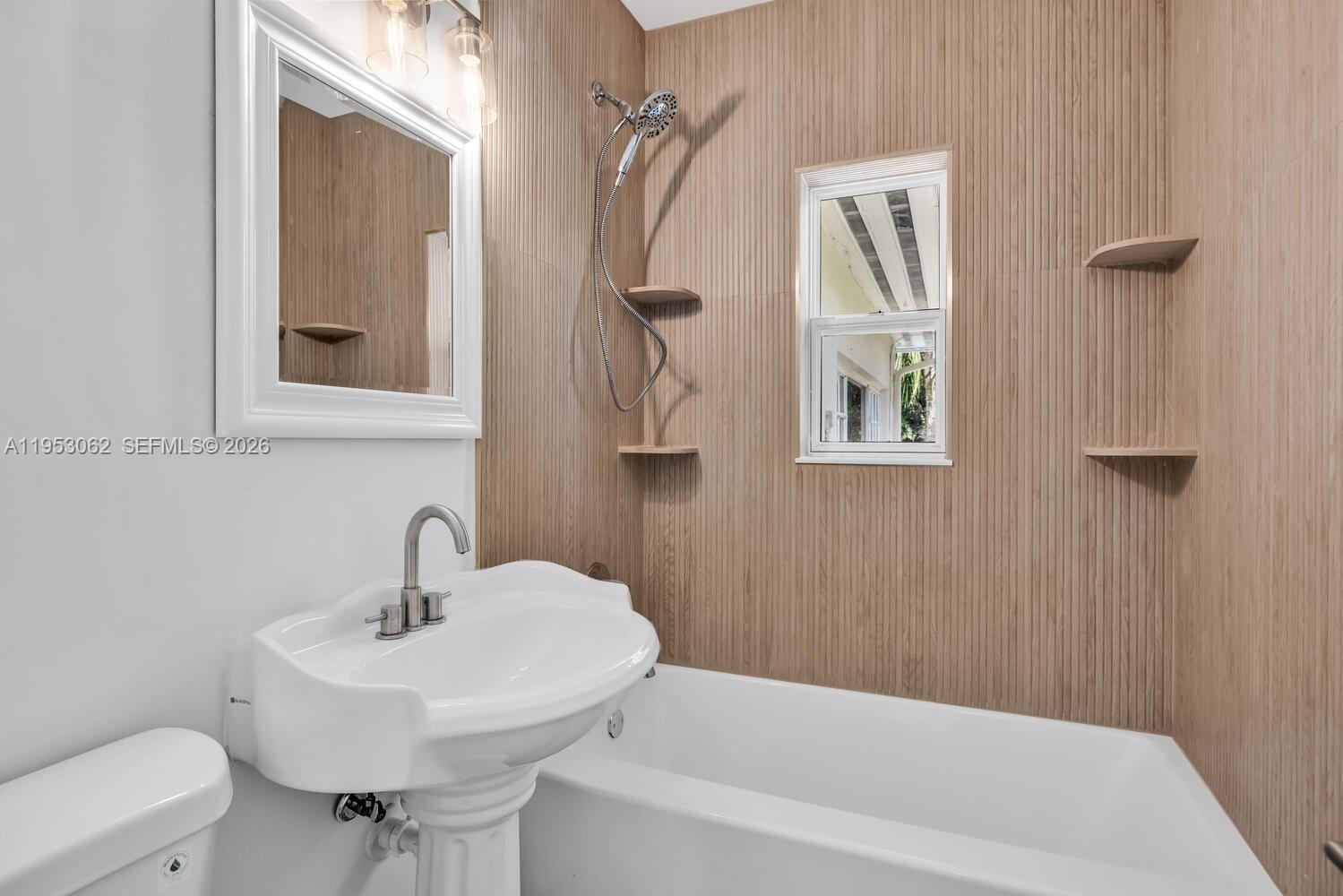   /  2124 sq. ft. $ 2026-01-26 0 foto