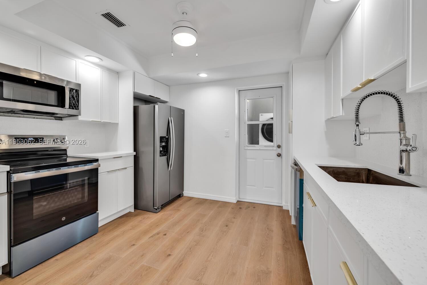   /  2124 sq. ft. $ 2026-01-26 0 foto