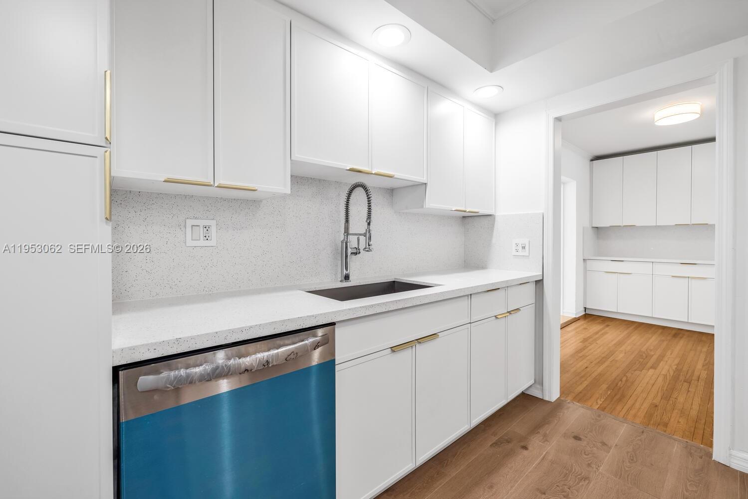   /  2124 sq. ft. $ 2026-01-26 0 foto