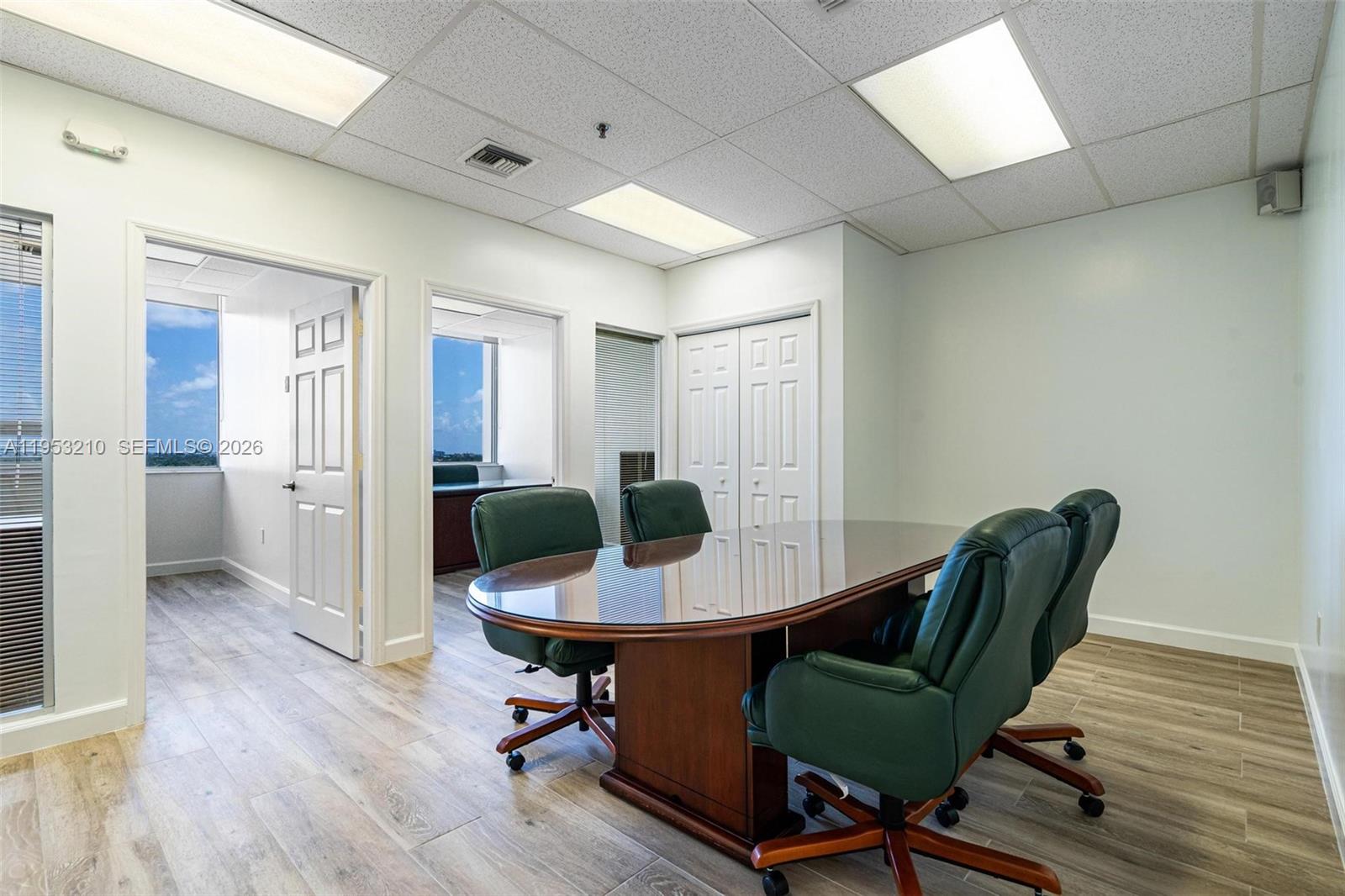 CU9J  /   sq. ft. $ 2026-02-09 0 foto