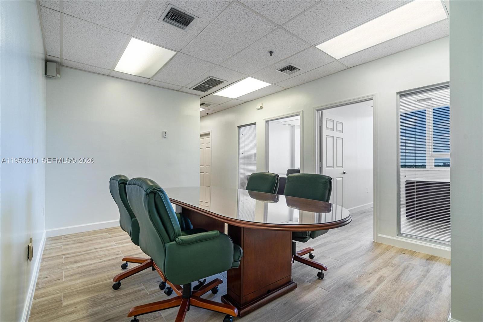 CU9J  /   sq. ft. $ 2026-02-09 0 foto