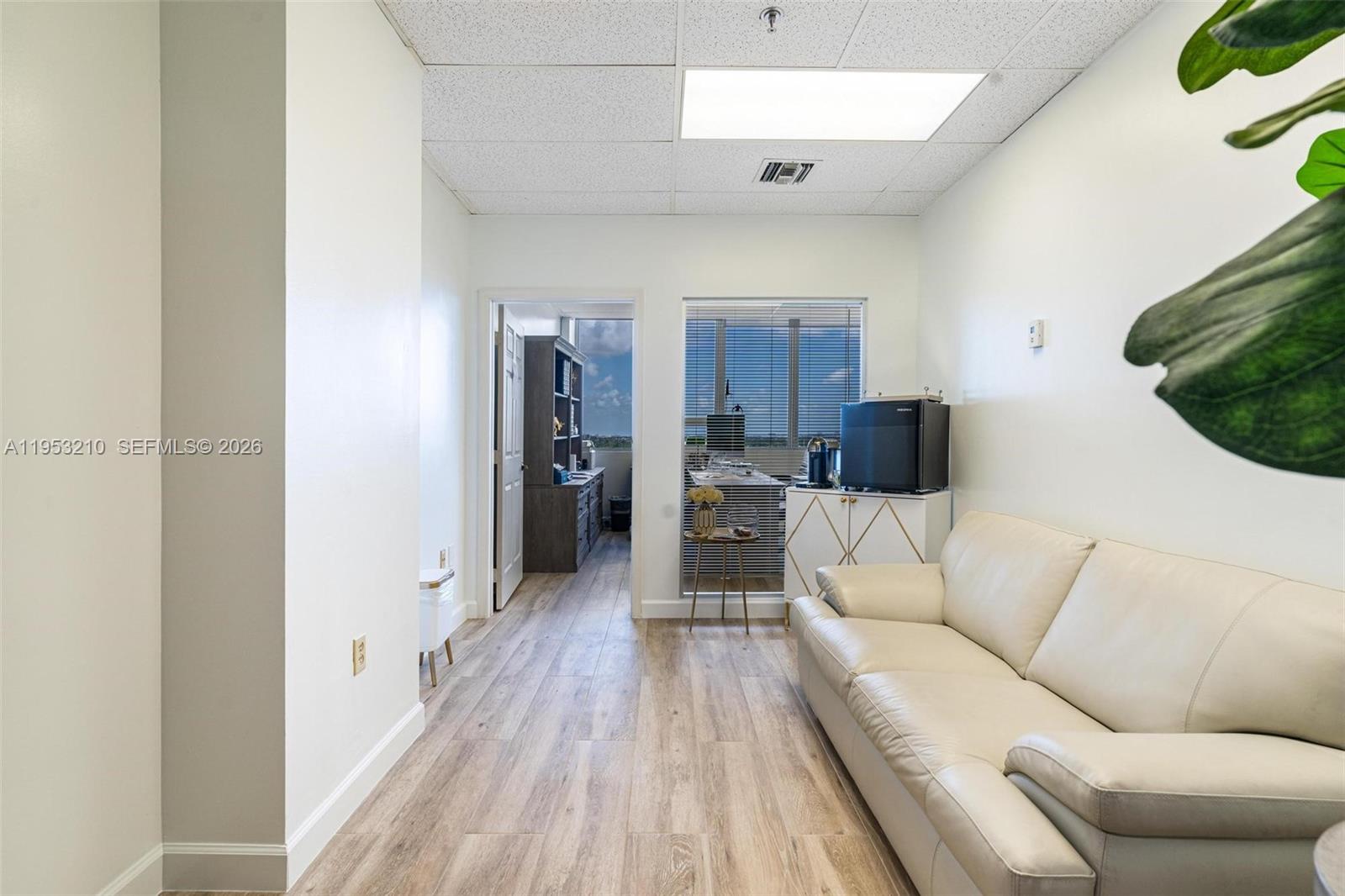 CU9J  /   sq. ft. $ 2026-02-09 0 foto