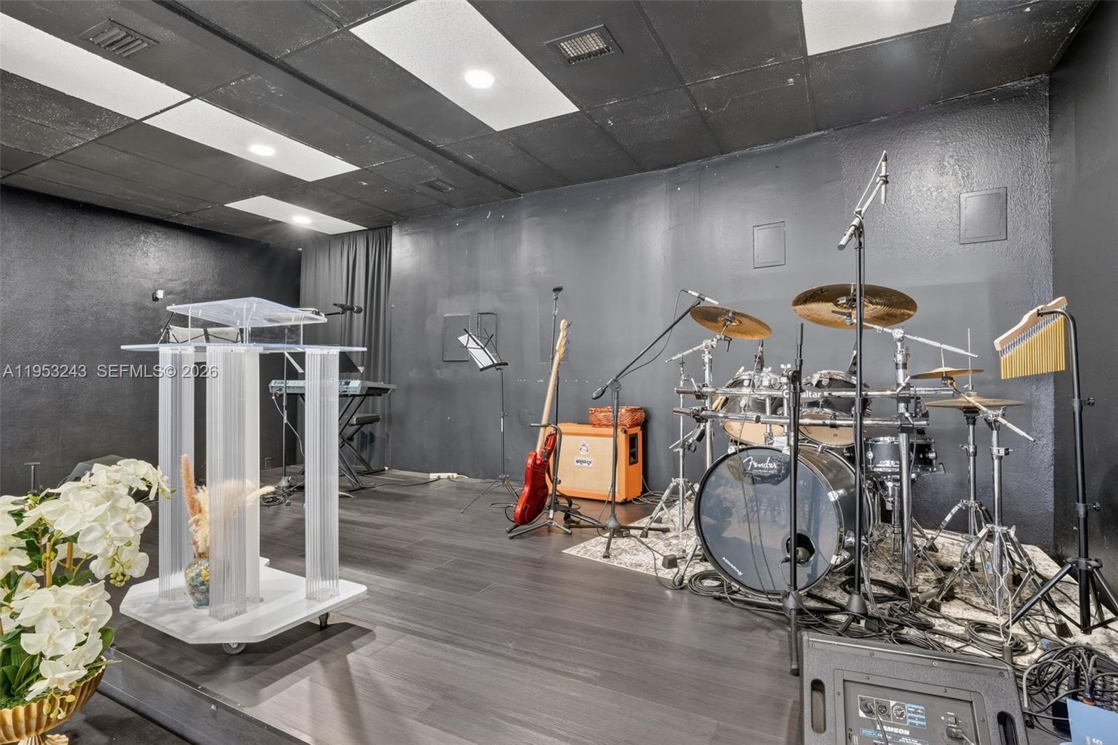   /   sq. ft. $ 2026-01-27 0 Photo