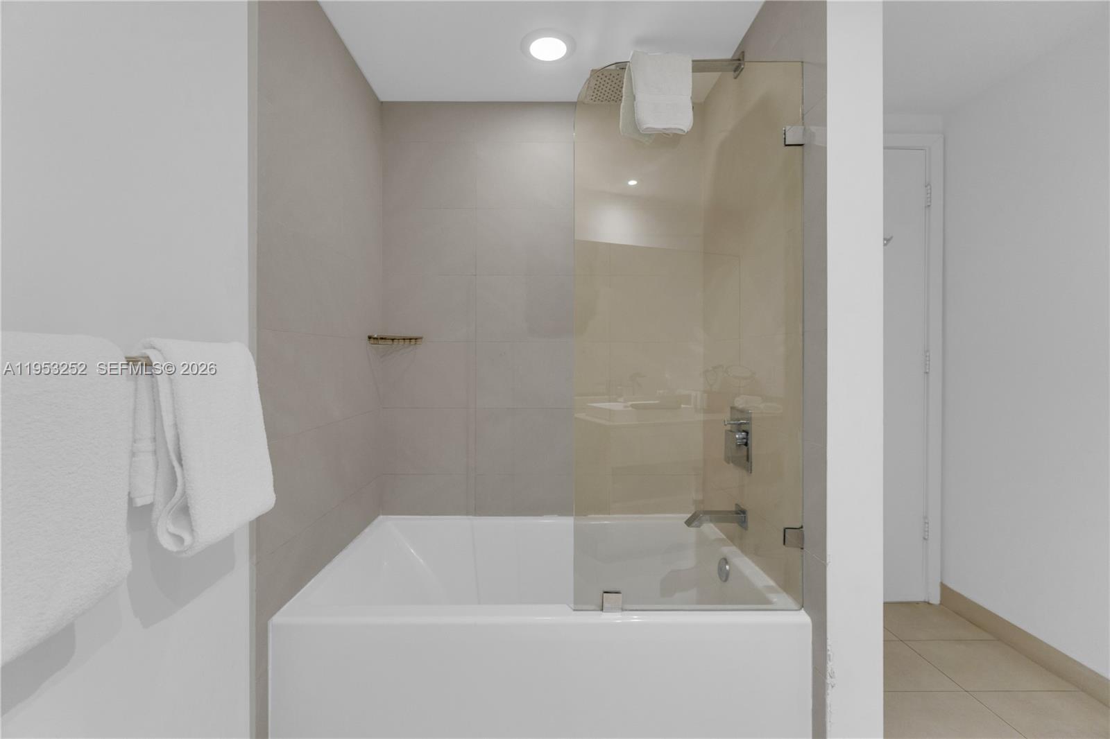 1507 1 / 1 852 sq. ft. $ 2026-01-27 0 Photo