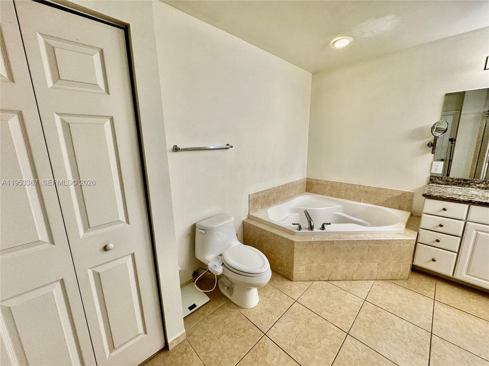 Photo of 3001 185th St  #514, Aventura, Florida, 33180 - 