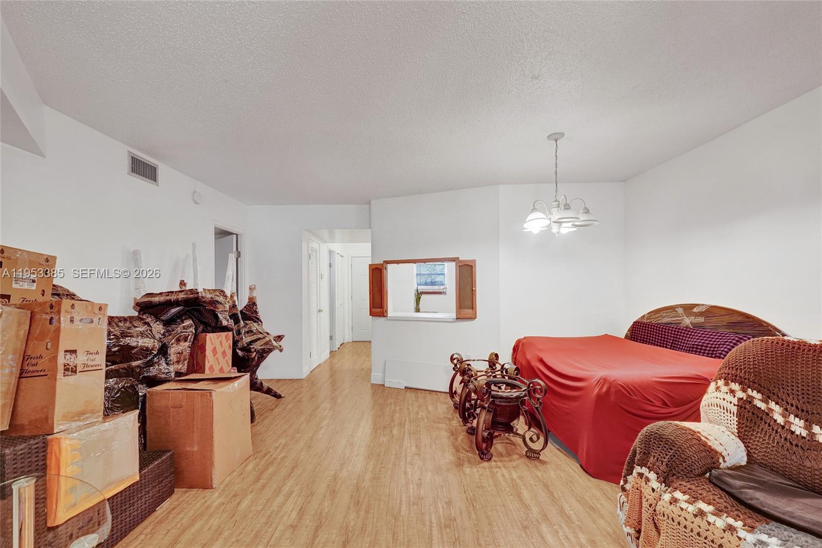 106-1 2 / 2 1036 sq. ft. $ 2026-01-27 0 Photo