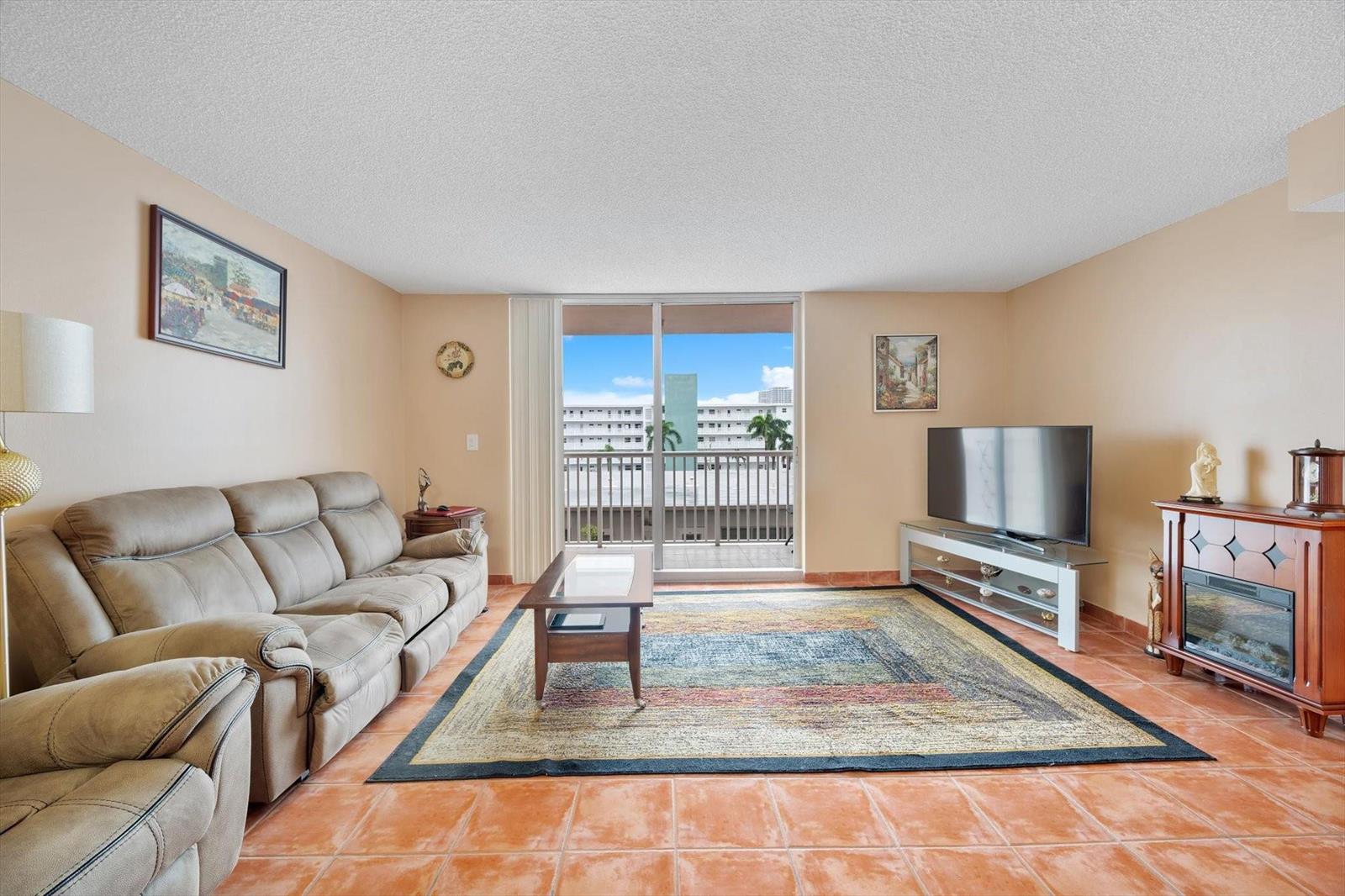 Photo of 3161 Ocean  #409, Hallandale Beach, Florida, 33009 - Photo 3