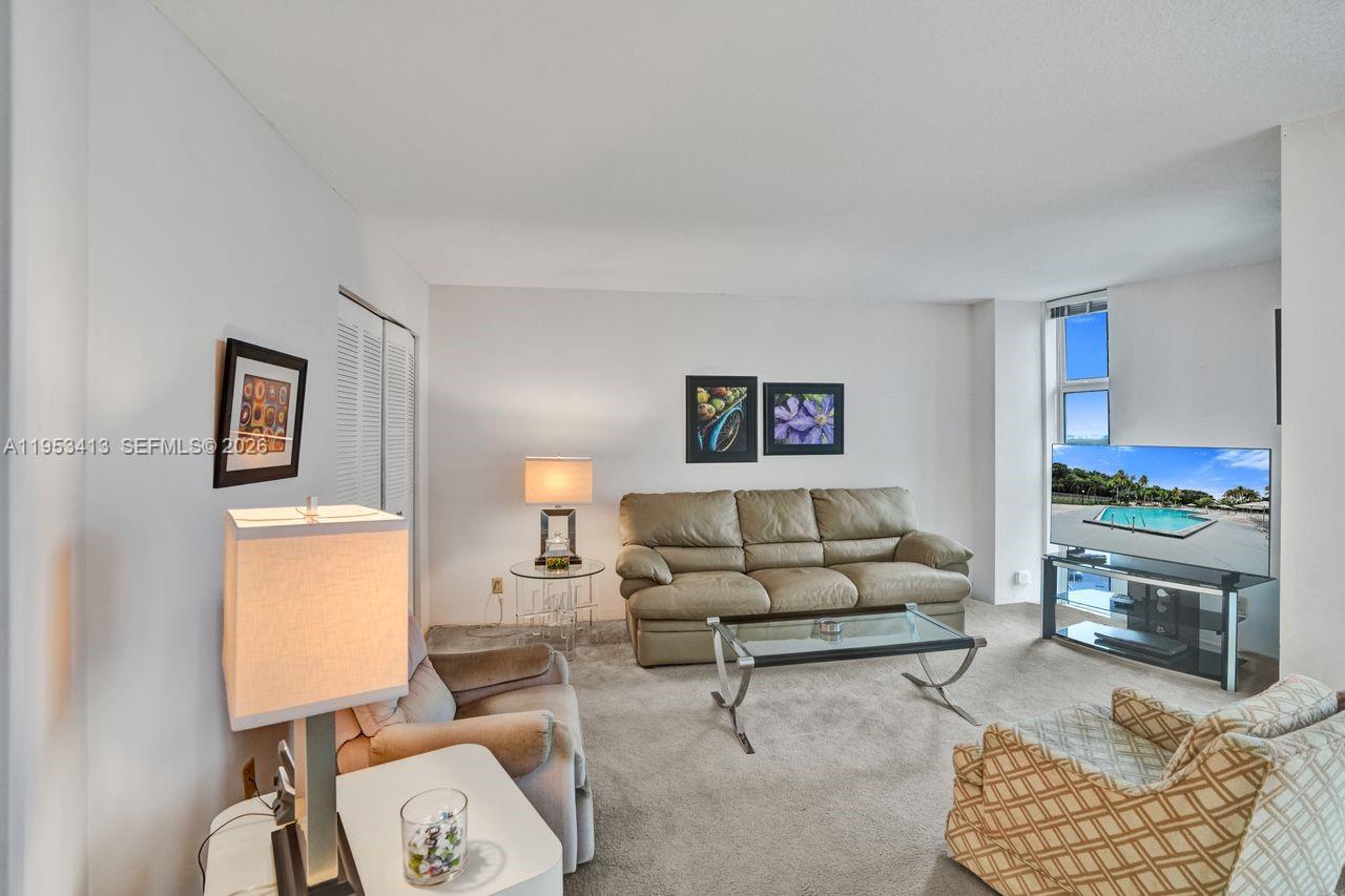 1401 2 / 2 1357 кв.футов $ 2026-01-31 0 Фото