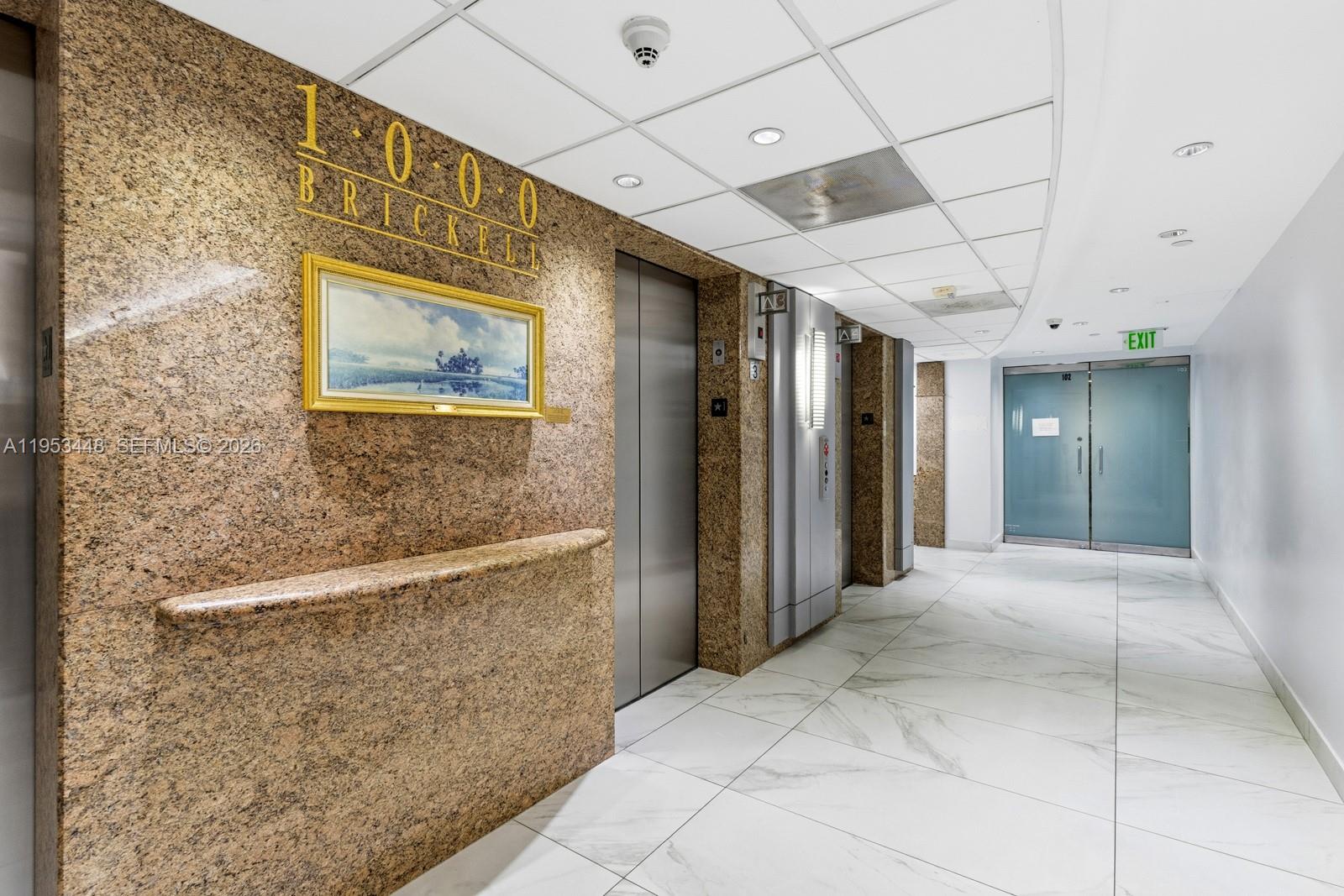 11E  /   кв.футов $ 2026-01-27 0 Фото