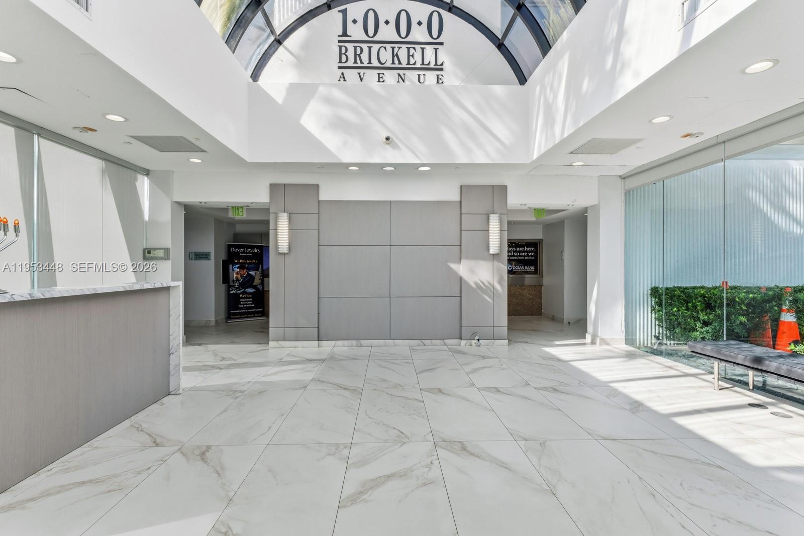 11E  /   кв.футов $ 2026-01-27 0 Фото