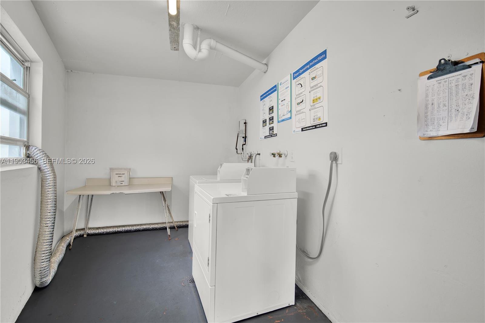 See details 414 2 / 2 992 sq. ft. $ 2026-01-27 0 Photo