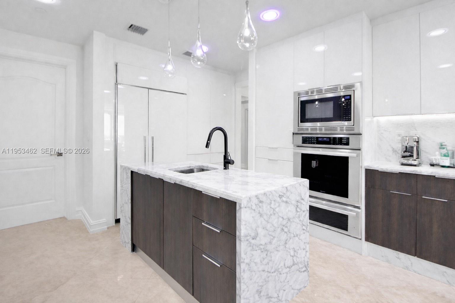 Photo of 3501 Ocean Dr  #4C, Hollywood, Florida, 33019 - 