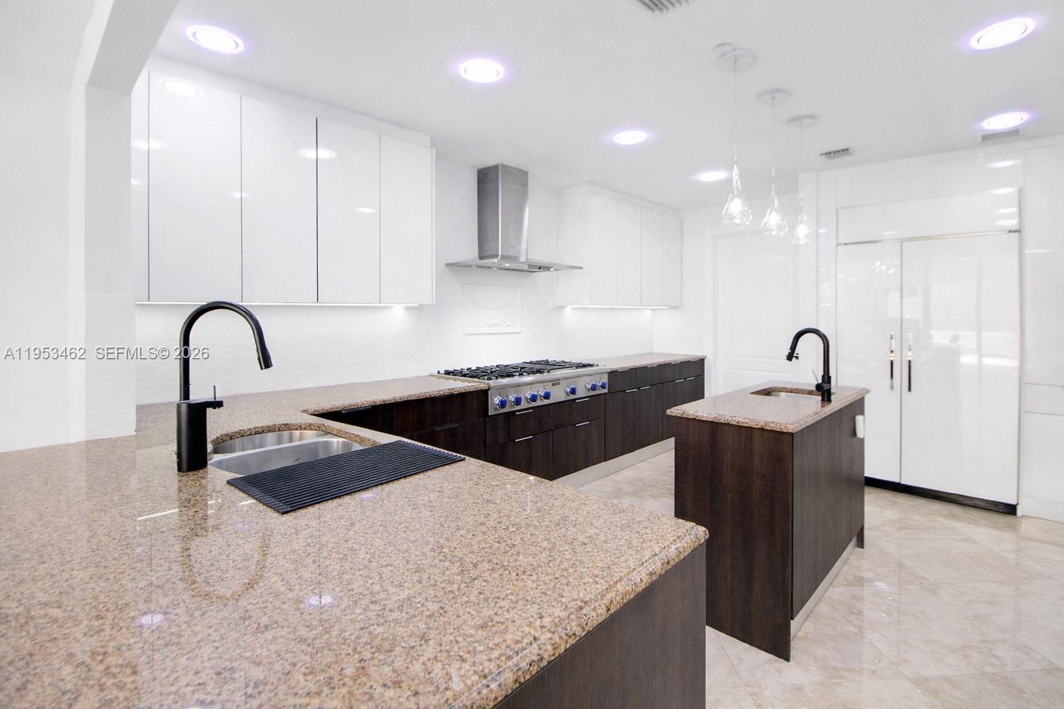 Photo of 3501 Ocean Dr  #4C, Hollywood, Florida, 33019 - 