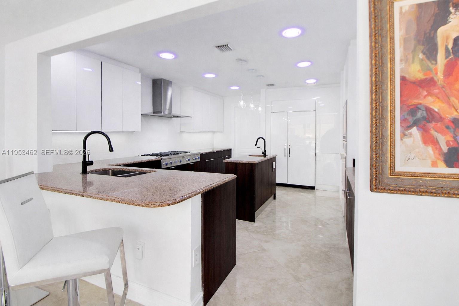 Photo of 3501 Ocean Dr  #4C, Hollywood, Florida, 33019 - 