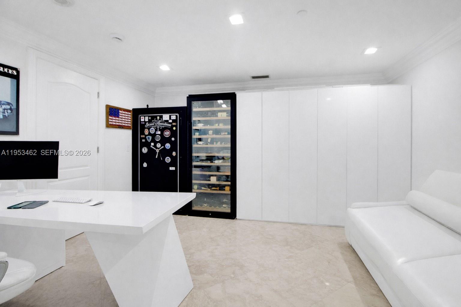 Photo of 3501 Ocean Dr  #4C, Hollywood, Florida, 33019 - 