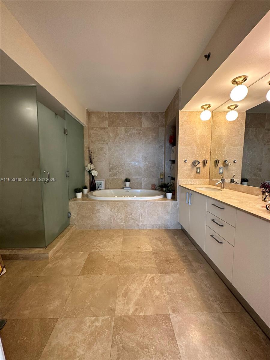 Photo of 450 Alton Rd #2810, Miami Beach, Florida, 33139 -