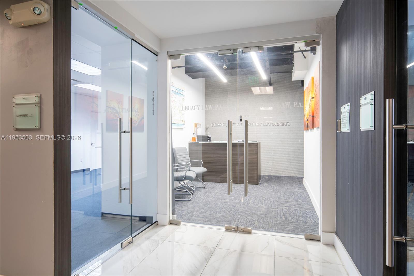 1410  /   кв.футов $ 2026-01-27 0 Фото