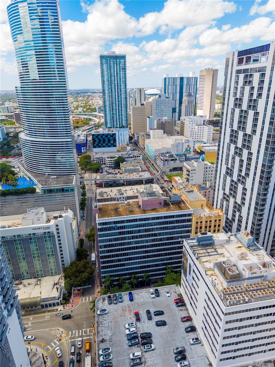 1410  /   кв.футов $ 2026-01-27 0 Фото