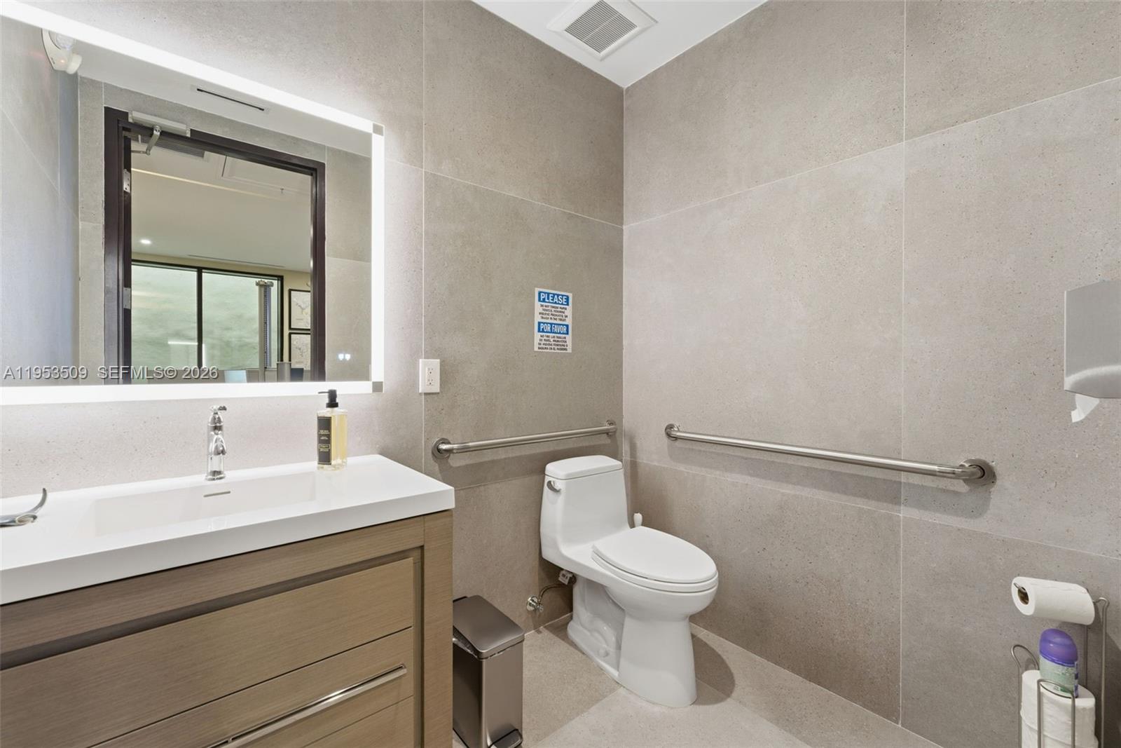   /   кв.футов $ 2026-01-27 0 Фото