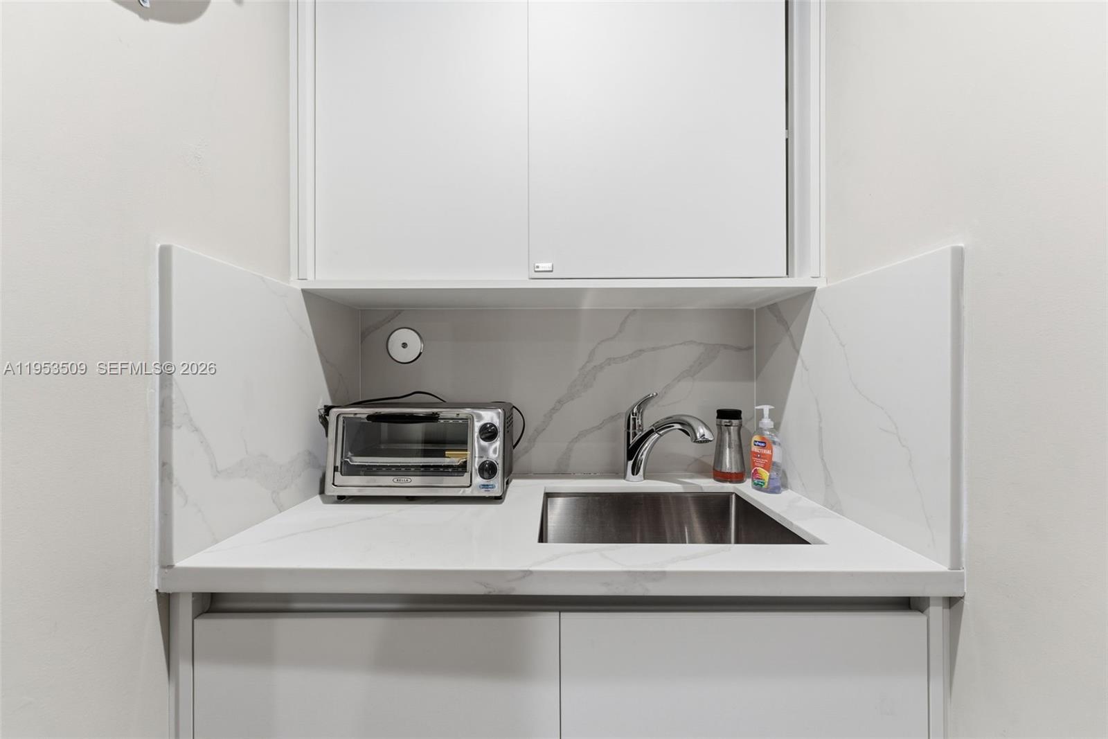   /   кв.футов $ 2026-01-27 0 Фото