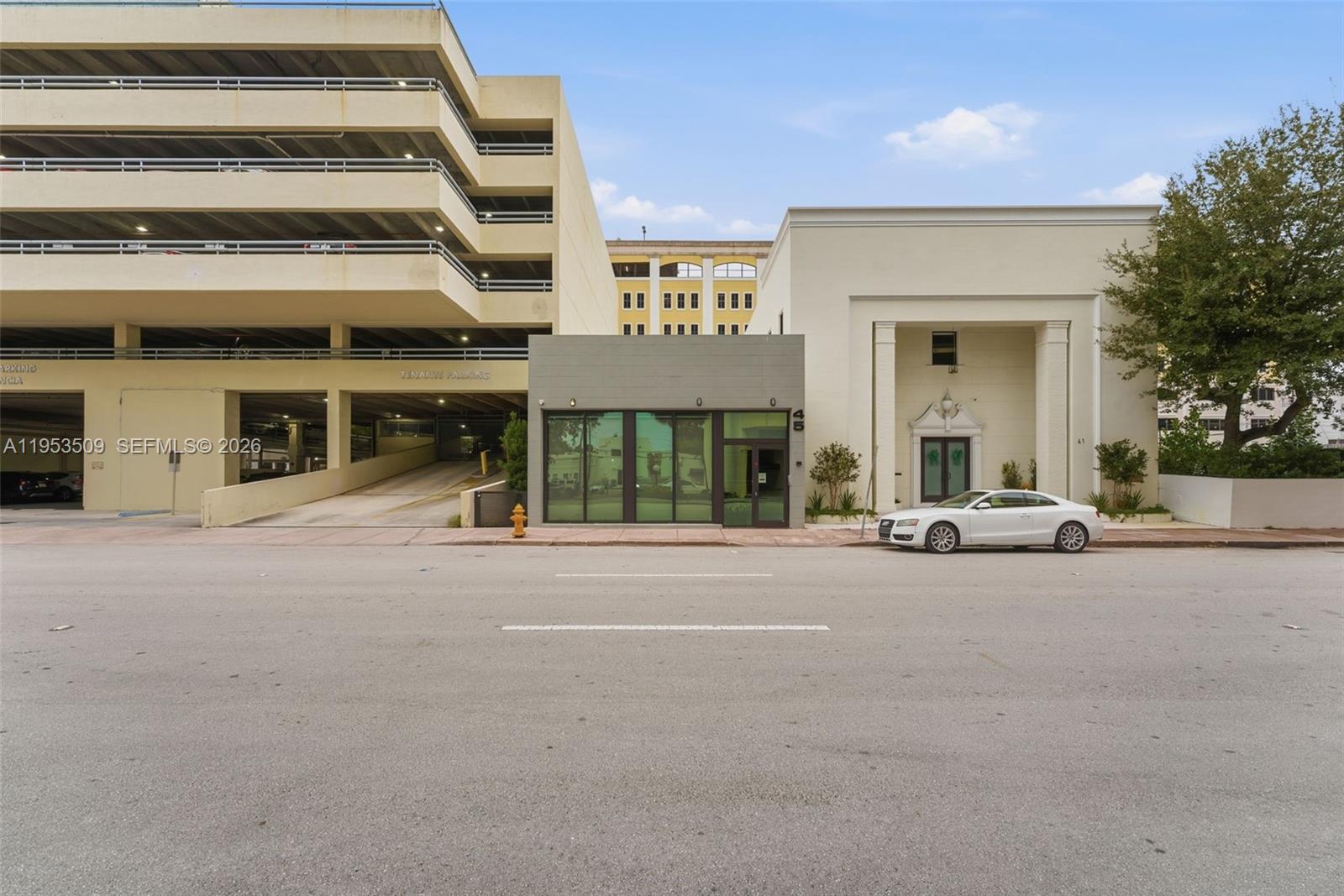   /   кв.футов $ 2026-01-27 0 Фото