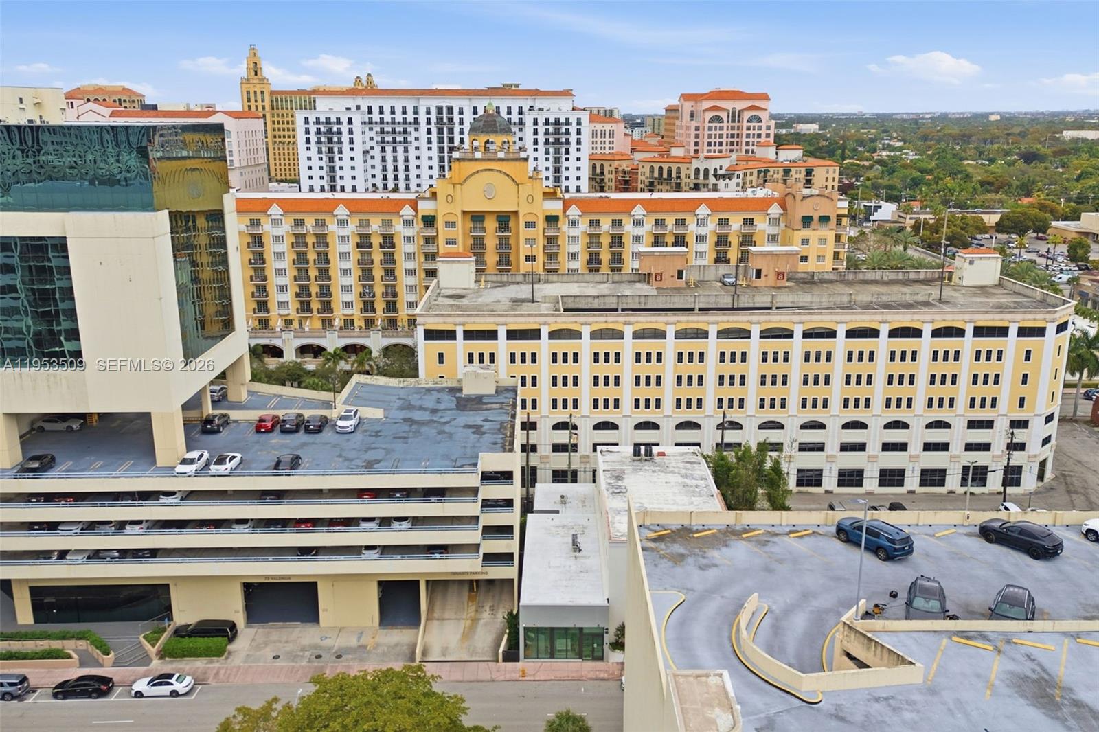   /   кв.футов $ 2026-01-27 0 Фото