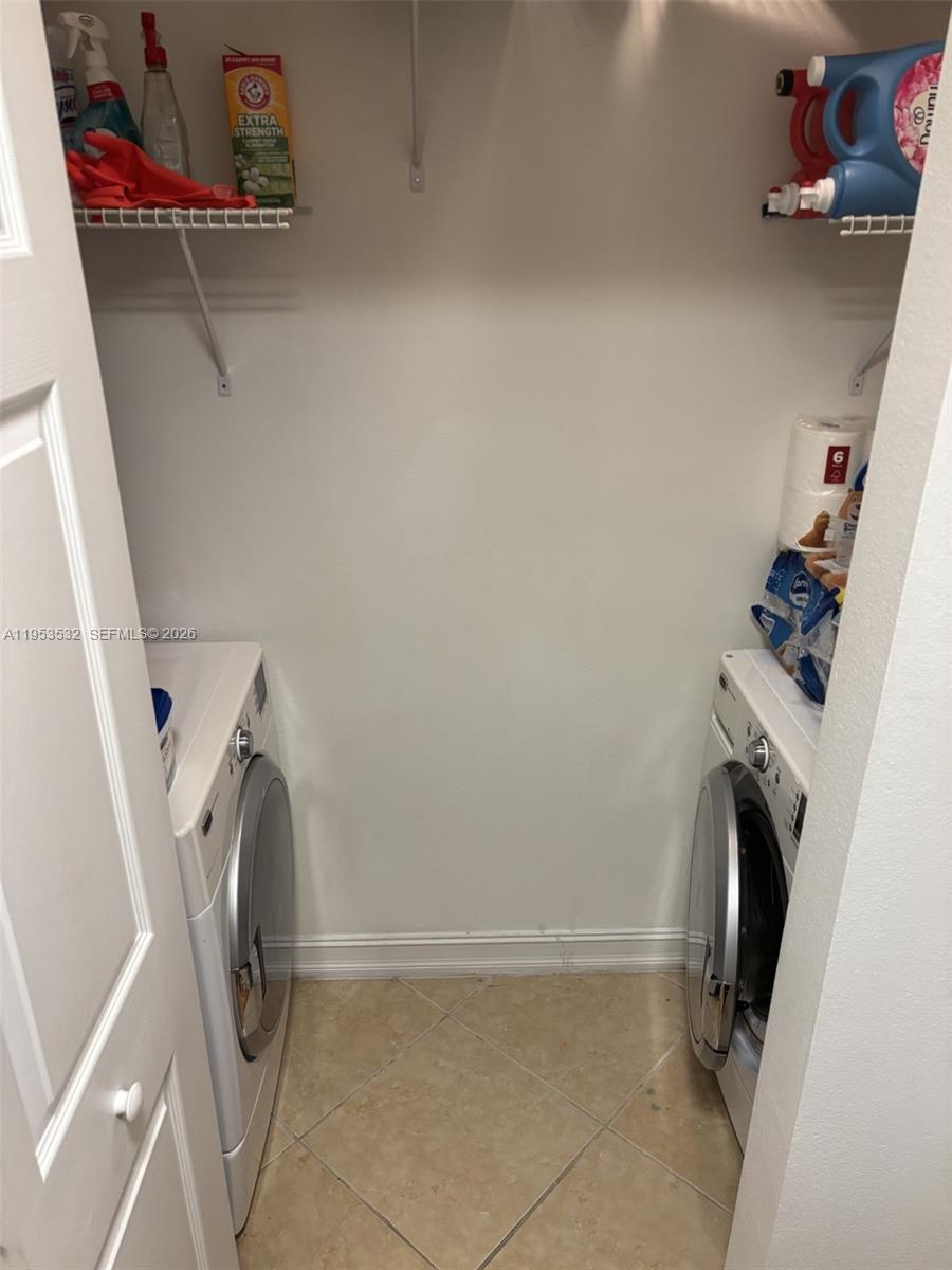 Photo of 3001 185th St  #119, Aventura, Florida, 33180 - 