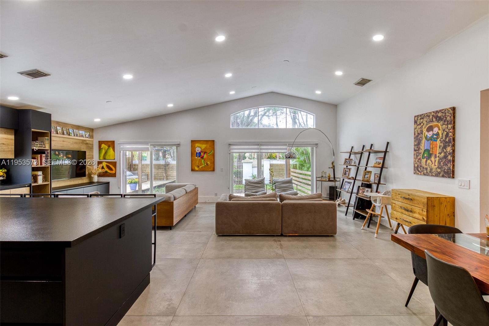 3464 3 / 2 1648 sq. ft. $ 2026-01-27 0 Photo