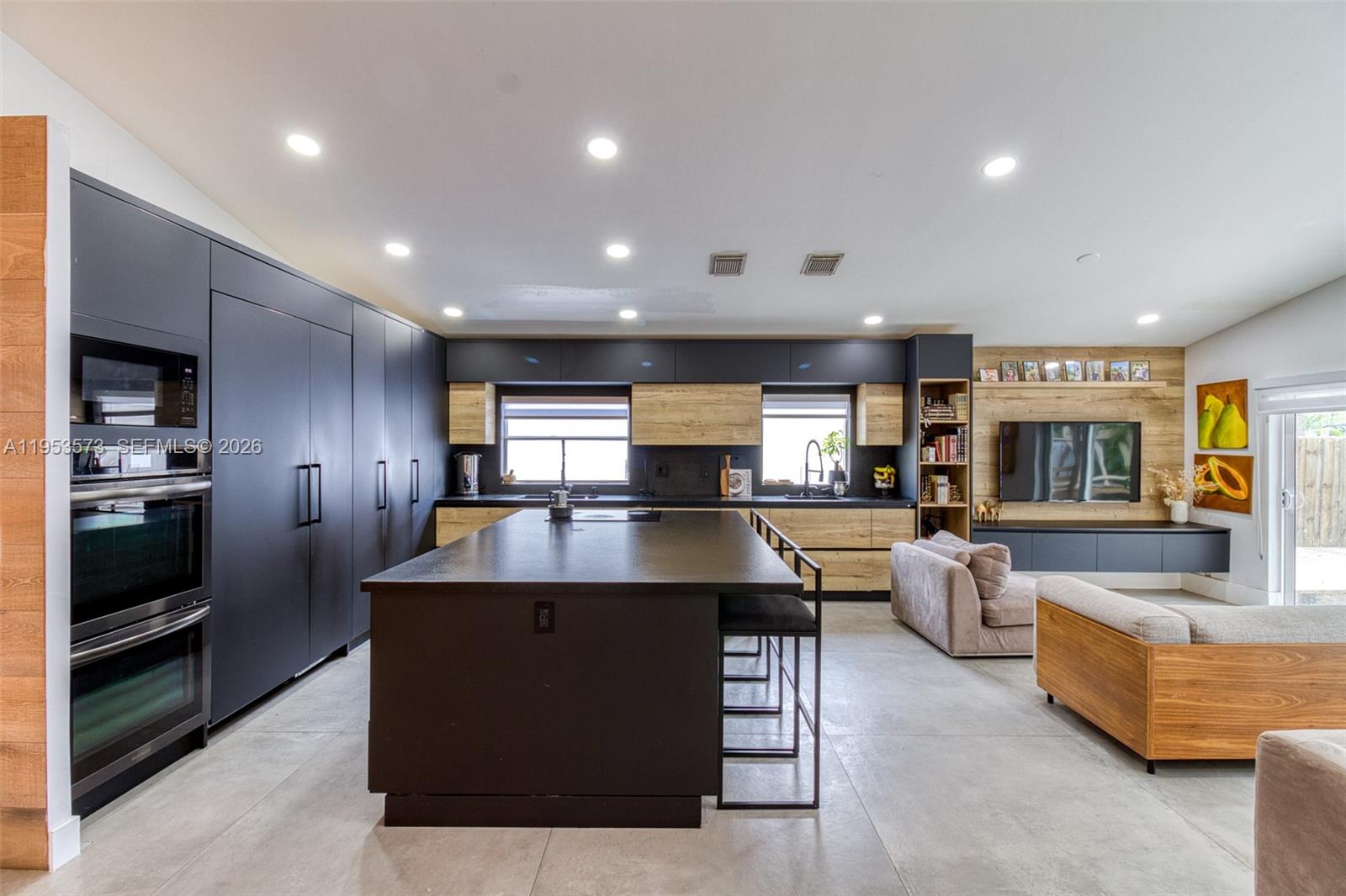 3464 3 / 2 1648 sq. ft. $ 2026-01-27 0 Photo