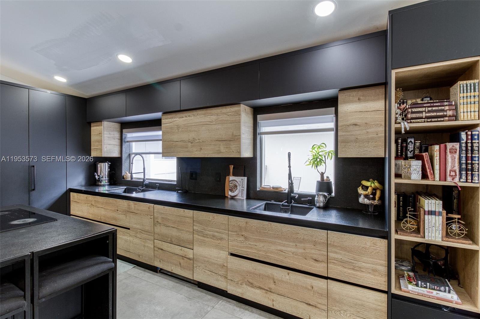 3464 3 / 2 1648 sq. ft. $ 2026-01-27 0 Photo