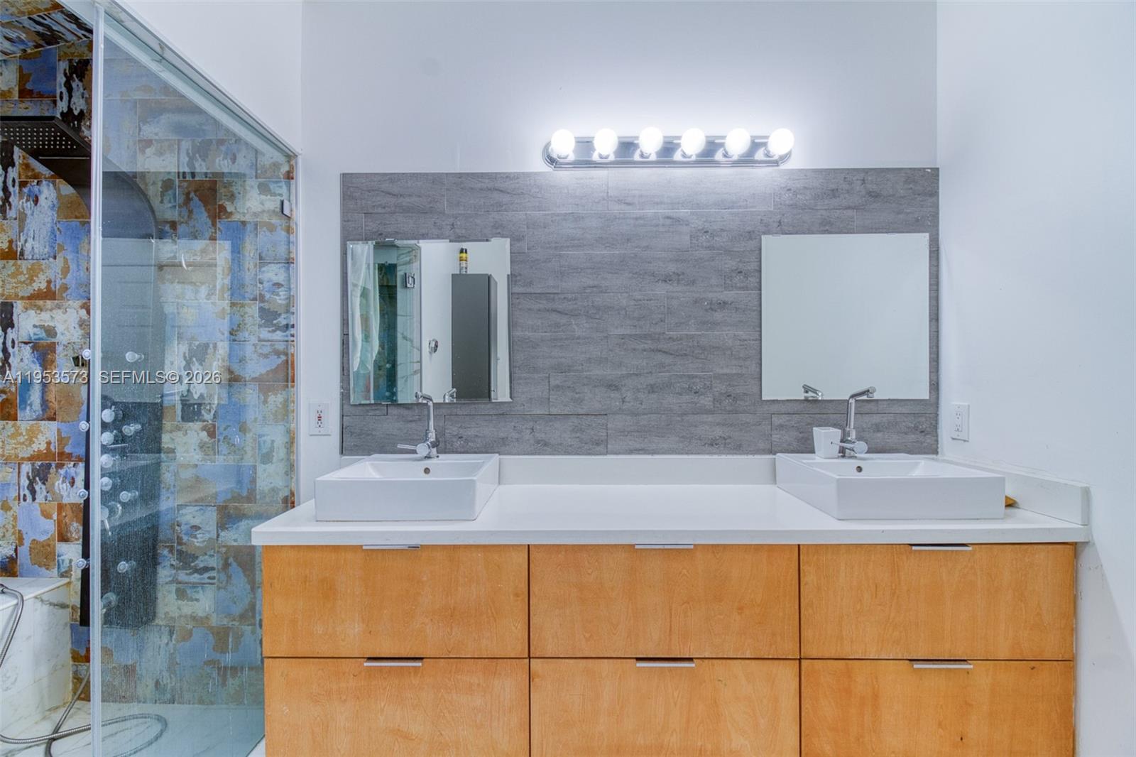 3464 3 / 2 1648 sq. ft. $ 2026-01-27 0 Photo