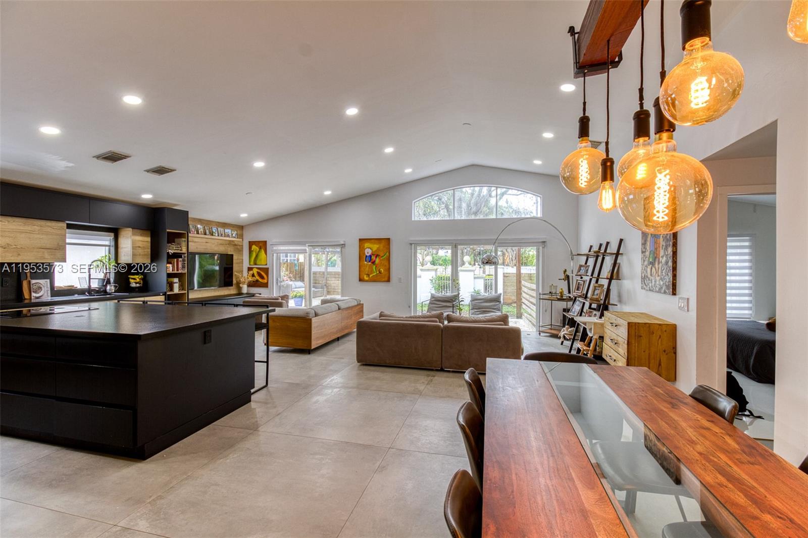 3464 3 / 2 1648 sq. ft. $ 2026-01-27 0 Photo