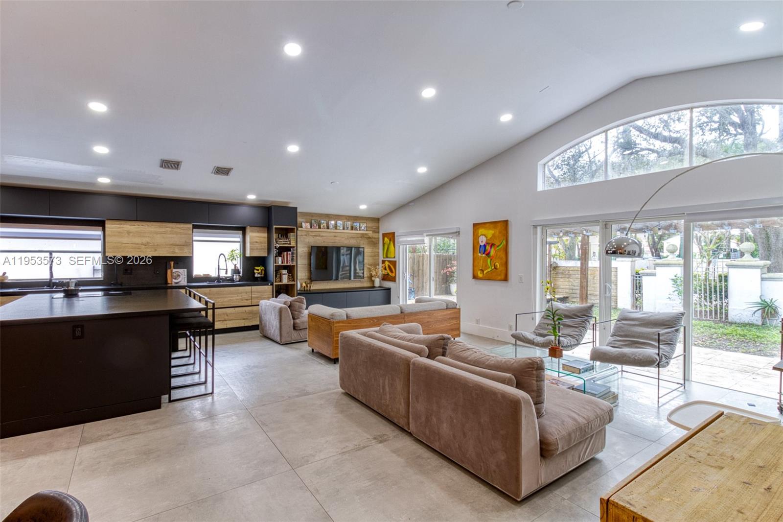 3464 3 / 2 1648 sq. ft. $ 2026-01-27 0 Photo