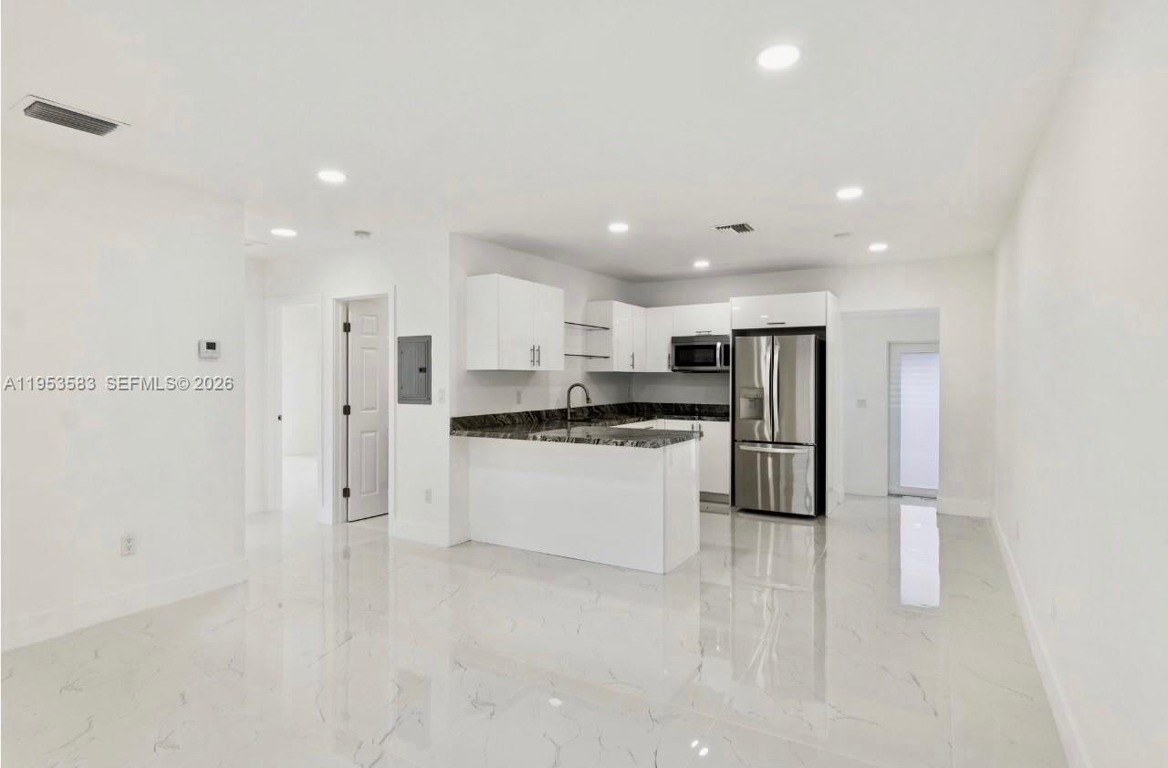   /  1952 sq. ft. $ 2026-01-27 0 Photo