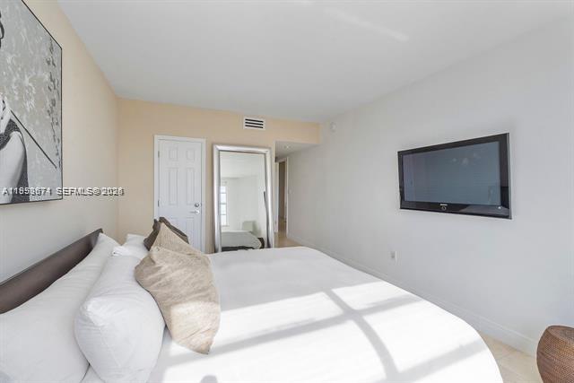 See details 19A 1 / 2 870 sq. ft. $ 2026-01-27 0 Photo