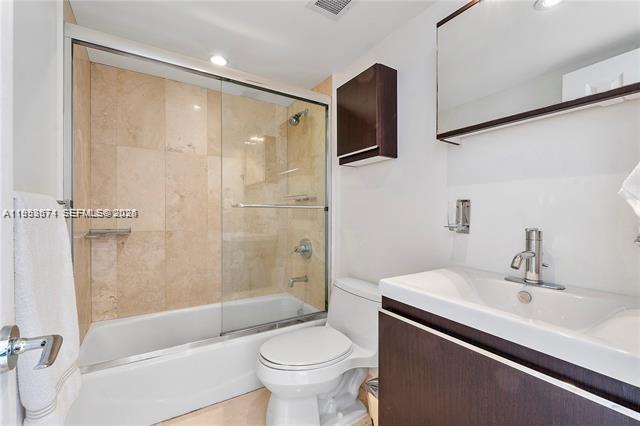 See details 19A 1 / 2 870 sq. ft. $ 2026-01-27 0 Photo