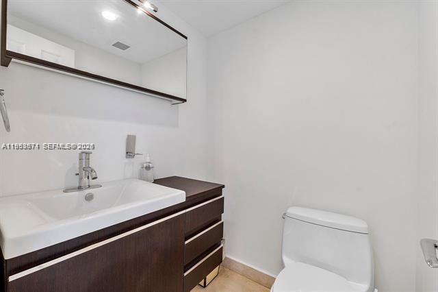 See details 19A 1 / 2 870 sq. ft. $ 2026-01-27 0 Photo