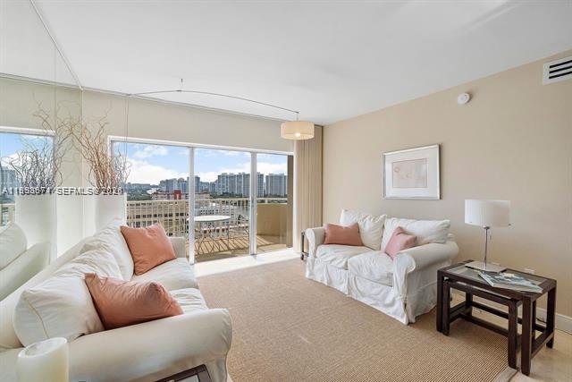 See details 19A 1 / 2 870 sq. ft. $ 2026-01-27 0 Photo