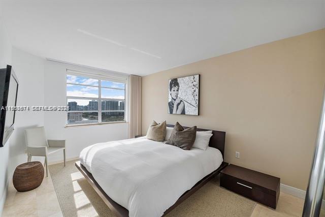 See details 19A 1 / 2 870 sq. ft. $ 2026-01-27 0 Photo