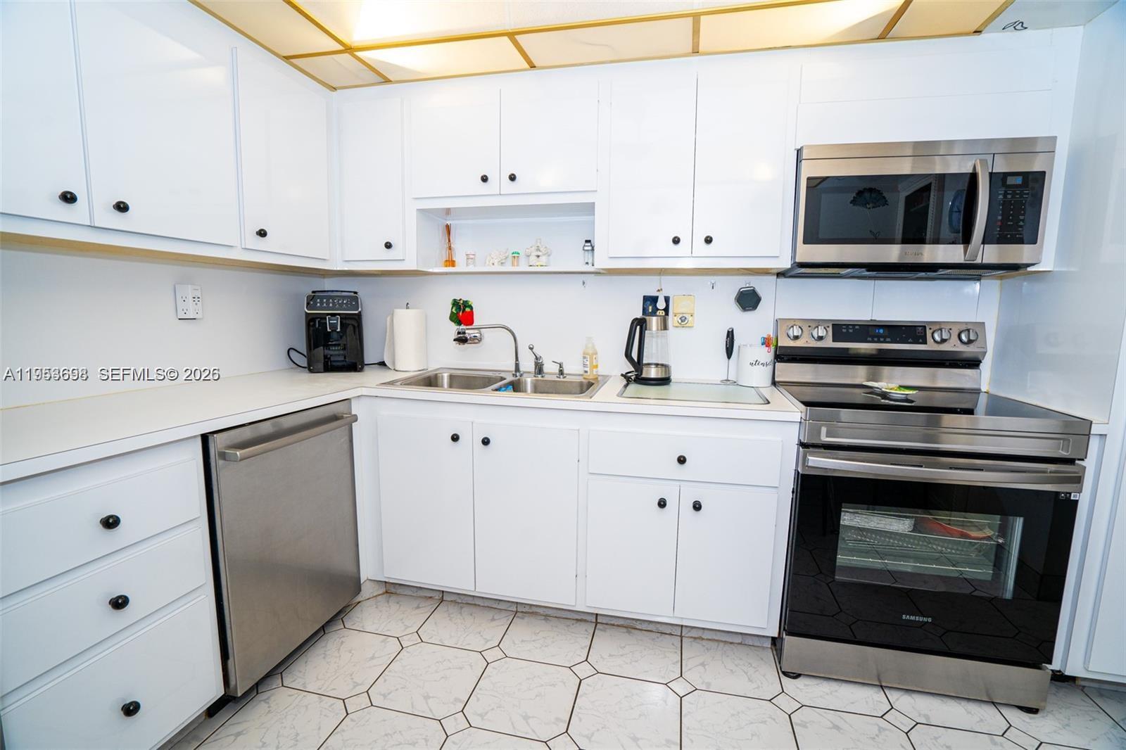 Photo of 1833 Ocean Dr  #1103, Hallandale Beach, Florida, 33009 - 