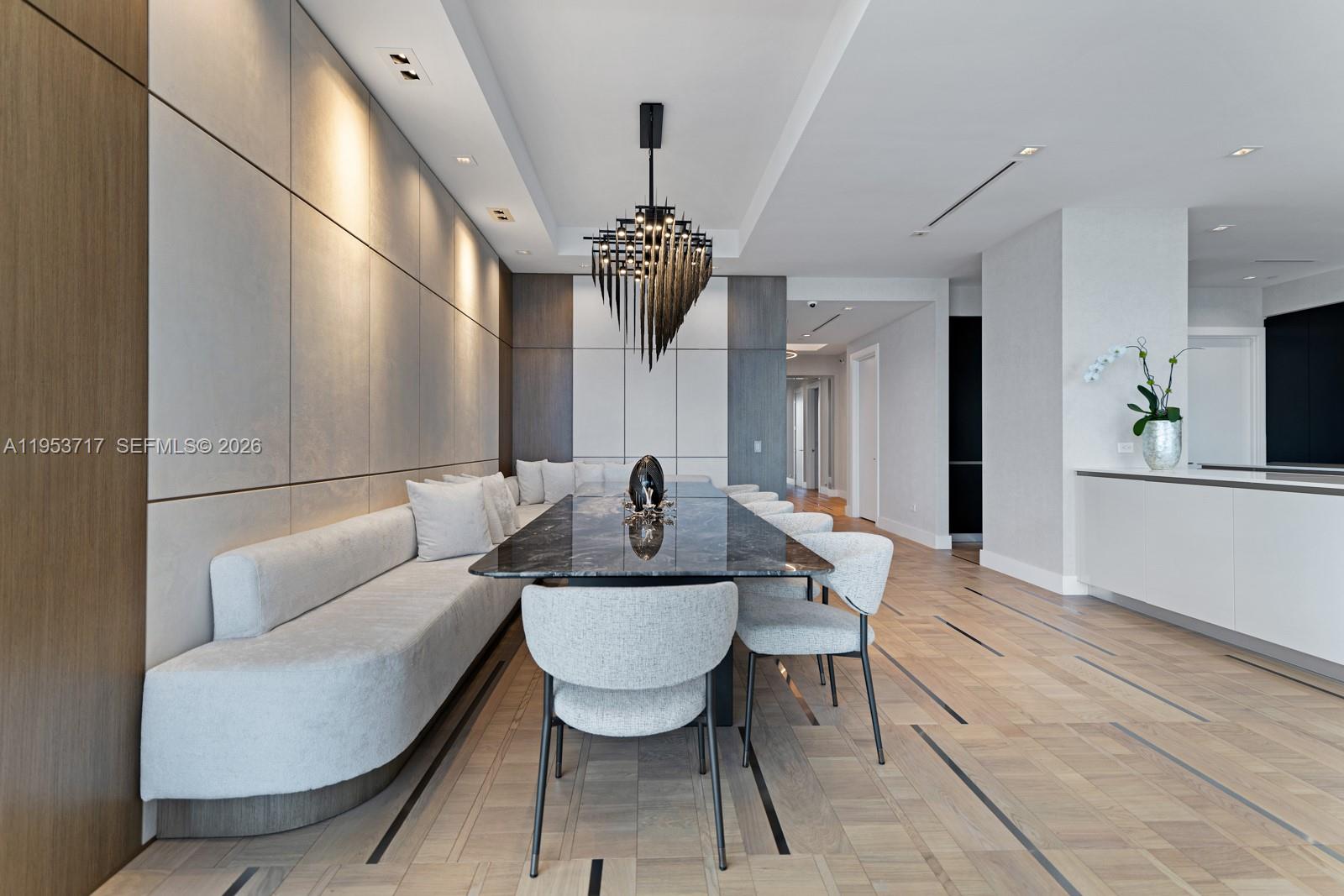 3704 5 / 8 6695 sq. ft. $ 2026-01-27 0 Photo