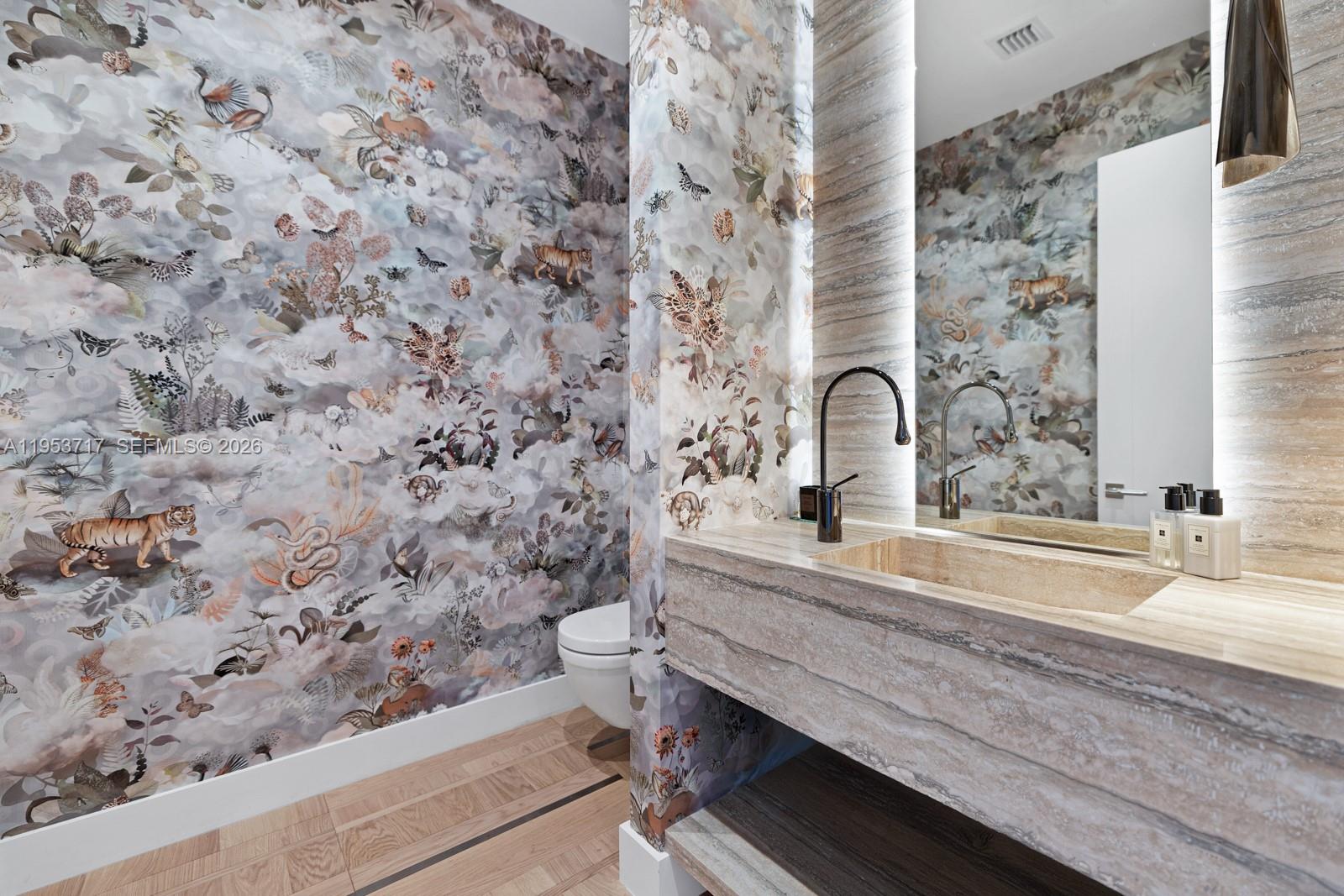 3704 5 / 8 6695 sq. ft. $ 2026-01-27 0 Photo