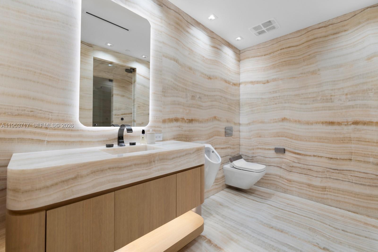 3704 5 / 8 6695 sq. ft. $ 2026-01-27 0 Photo