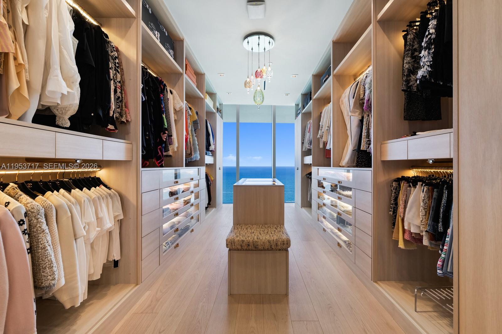 3704 5 / 8 6695 sq. ft. $ 2026-01-27 0 Photo