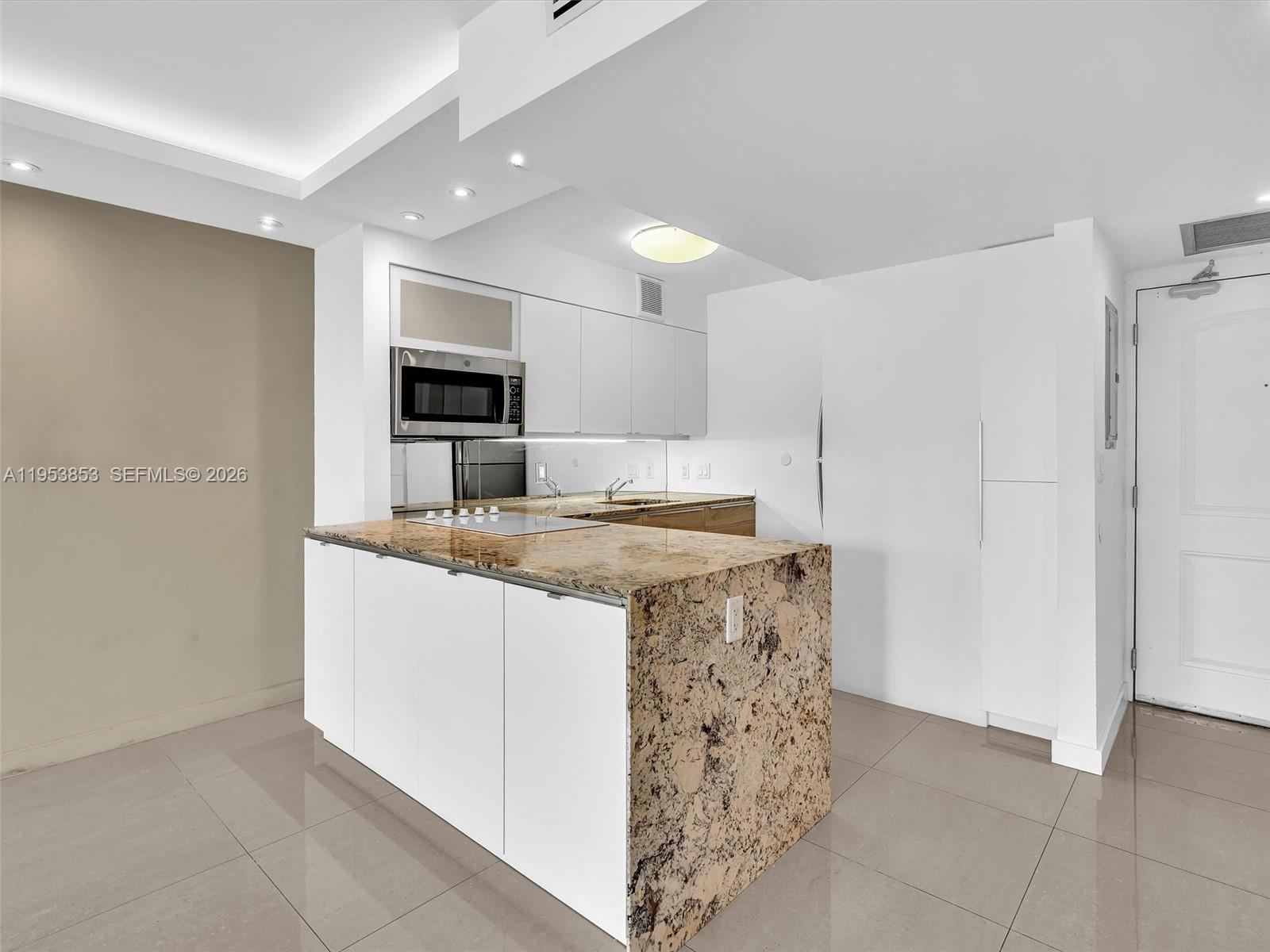 223 1 / 2 991 кв.футов $ 2026-01-27 0 Фото