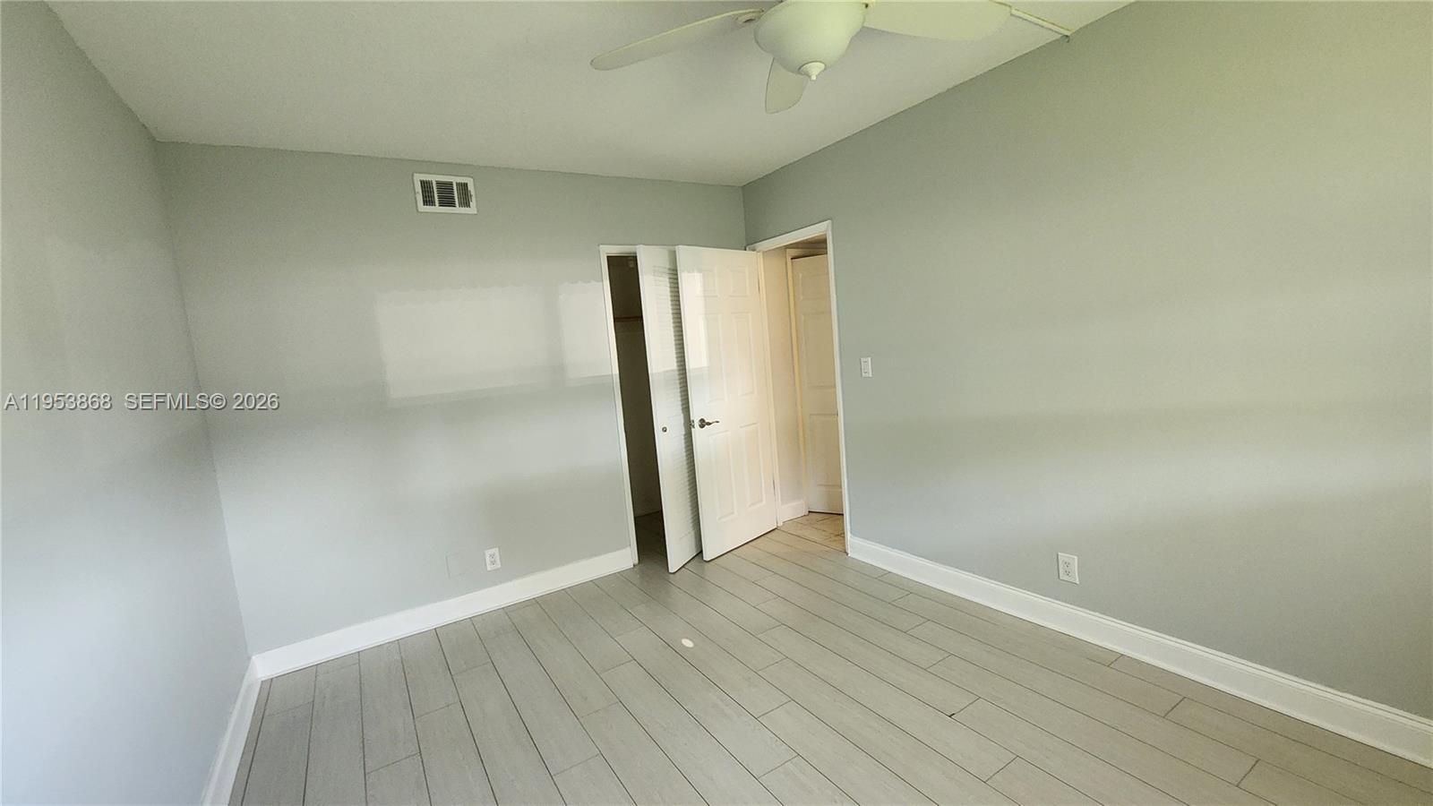 See details 114 2 / 2 899 sq. ft. $ 2026-01-27 0 Photo
