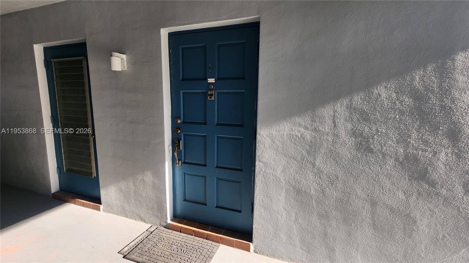 See details 114 2 / 2 899 sq. ft. $ 2026-01-27 0 Photo