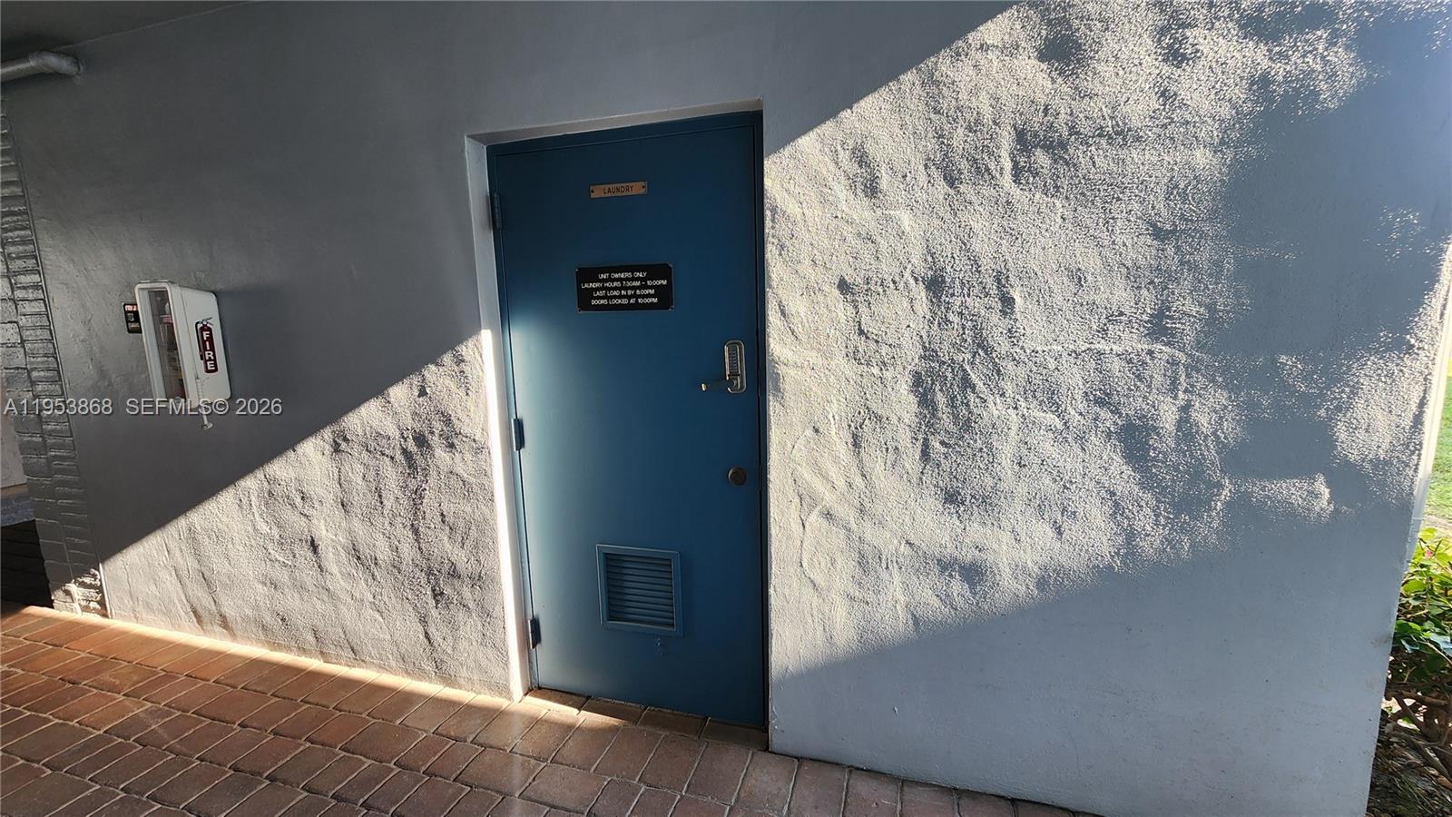 See details 114 2 / 2 899 sq. ft. $ 2026-01-27 0 Photo